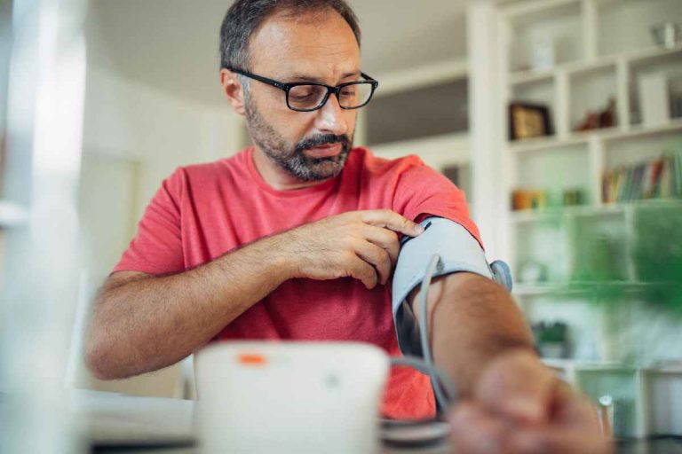 Lower Blood Pressure Naturally: The Best Tips for Everyday Life